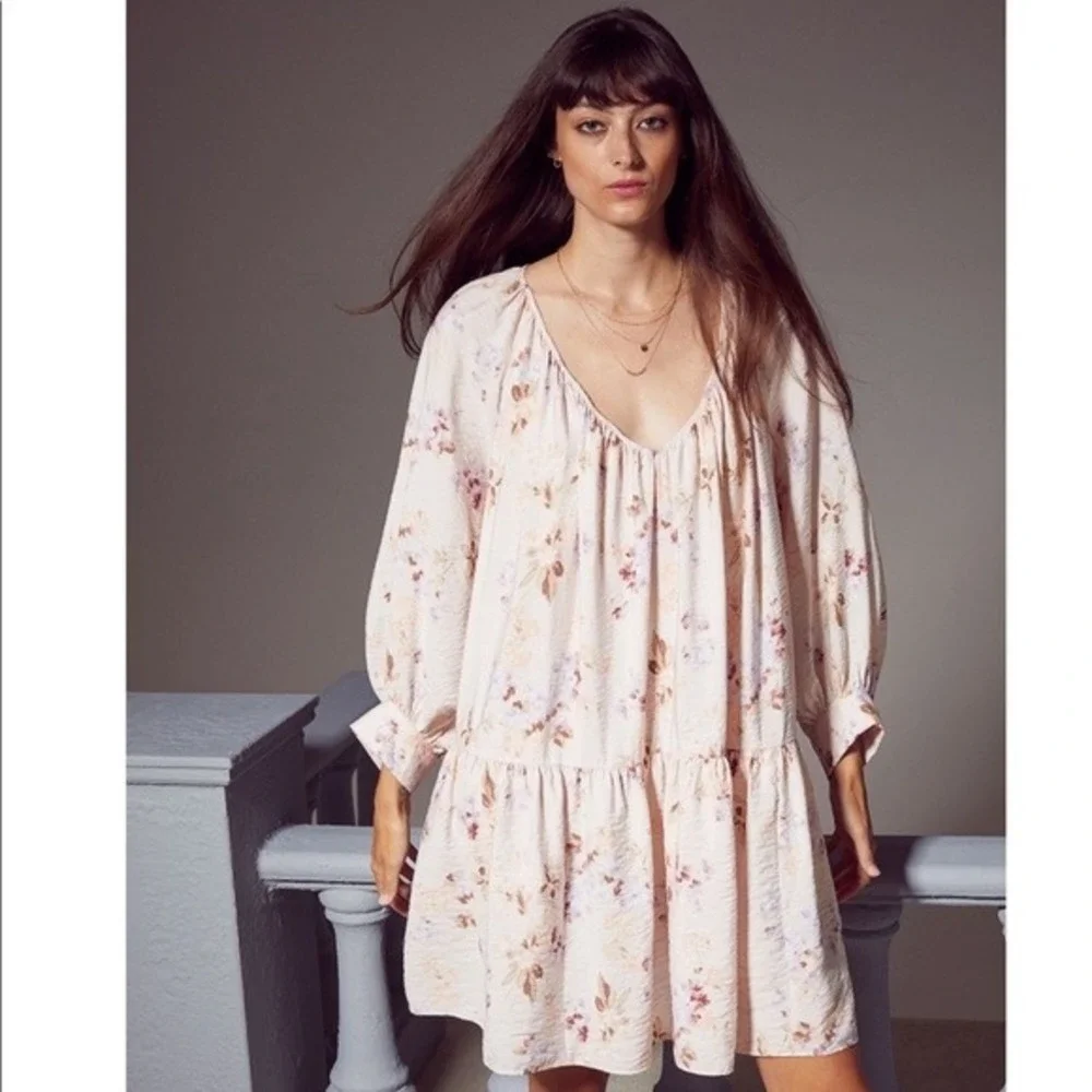 H&M Floral Print Mini Dress‎ Long Sleeve Tiered Hem V Neck Beige Size S